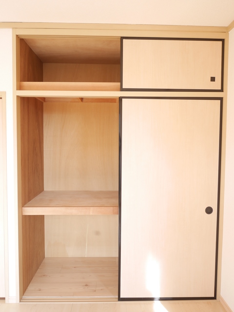 ��ʌ������s���P�O���ڂ̃A�p�[�g�̎��[