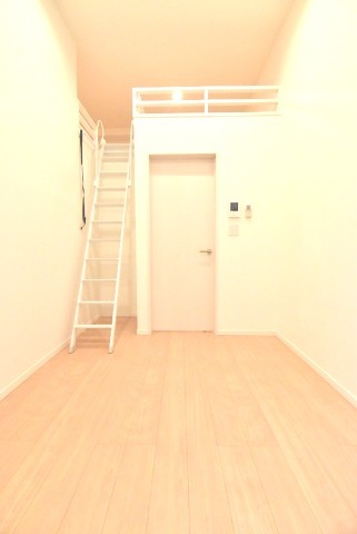 ��ʌ�����s�˒˂S���ڂ̃A�p�[�g�̂��̑�