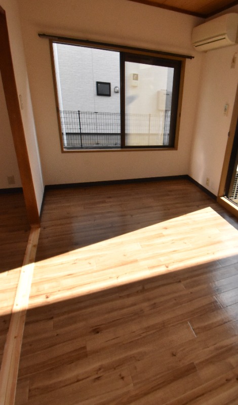 ��ʌ��������܎s��΋搼���T���ڂ̃A�p�[�g�̋��ԁE���r���O