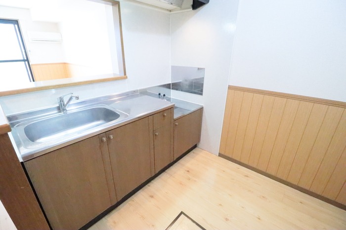 ��ʌ��������܎s����厚���V�n�̃A�p�[�g�̃L�b�`��