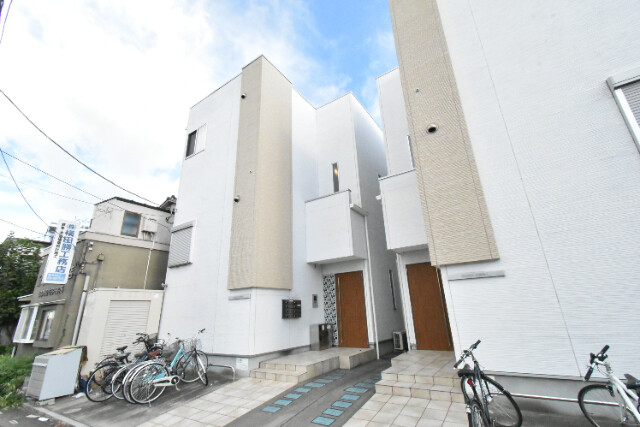 ��ʌ�����s�k�����̃A�p�[�g�̌����O��