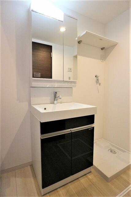 ��ʌ�����s�k�����̃A�p�[�g�̐��ʏ�