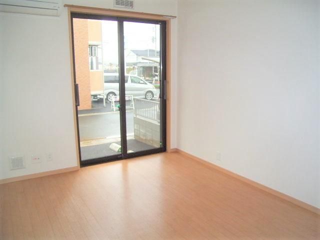 ��ʌ��z�J�s�V�z�J�P���ڂ̃A�p�[�g�̋��ԁE���r���O