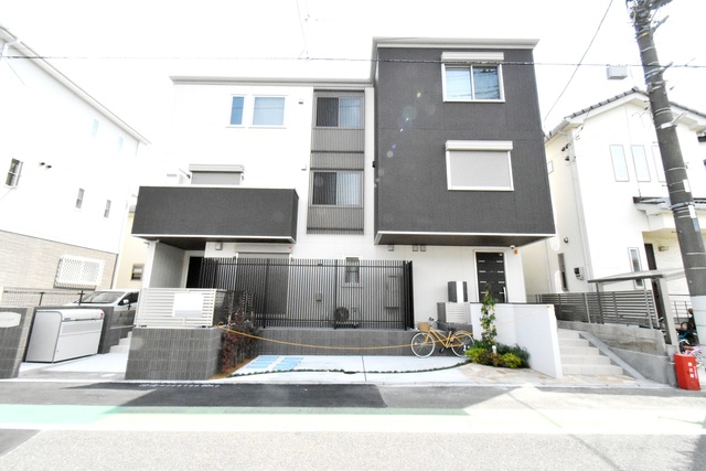 ��ʌ��������܎s�Y�a�挳���P���ڂ̃A�p�[�g�̌����O��