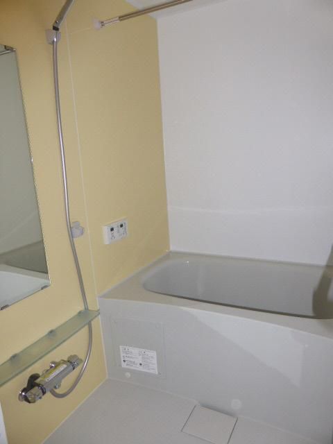 ��ʌ������s�����Q���ڂ̃A�p�[�g�̃o�X