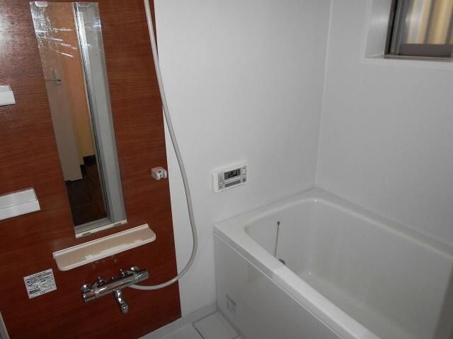 ��ʌ�����s�厚���s�̍��݂̃A�p�[�g�̃o�X