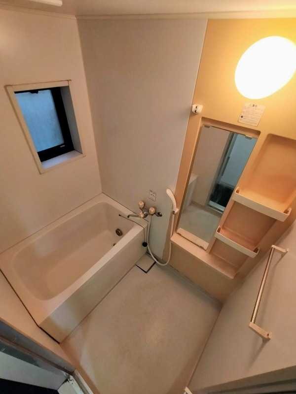 ��ʌ��������܎s�Y�a��{���S���ڂ̃A�p�[�g�̃o�X