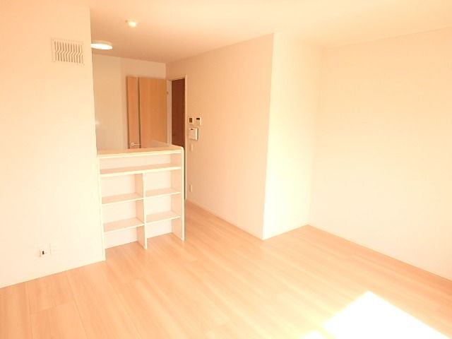 ��ʌ��������܎s��{��y�蒬�R���ڂ̃A�p�[�g�̋��ԁE���r���O