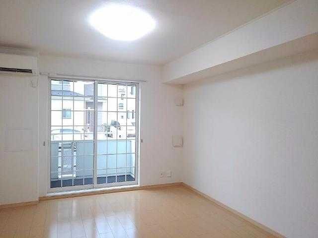 ��ʌ��z�J�s���C�N�^�E���P���ڂ̃A�p�[�g�̋��ԁE���r���O