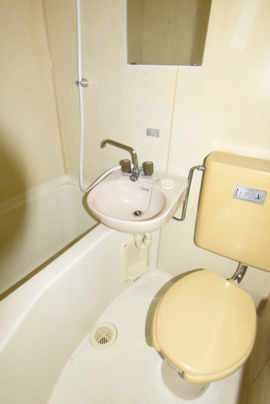 ��ʌ�����s�����Q���ڂ̃A�p�[�g�̃g�C��