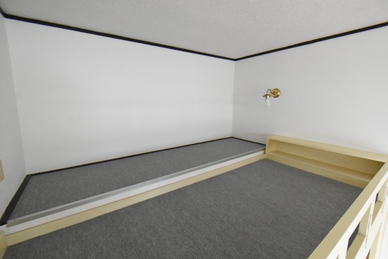 ��ʌ�����s�����Q���ڂ̃A�p�[�g�̂��̑������E�X�y�[�X