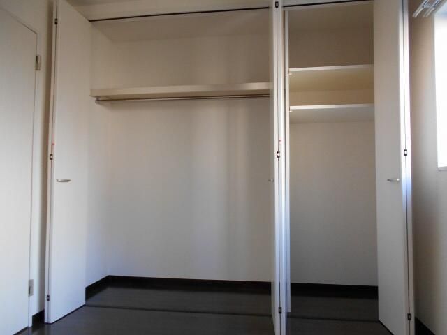 ��ʌ�����s�厚���s�̍��݂̃A�p�[�g�̎��[