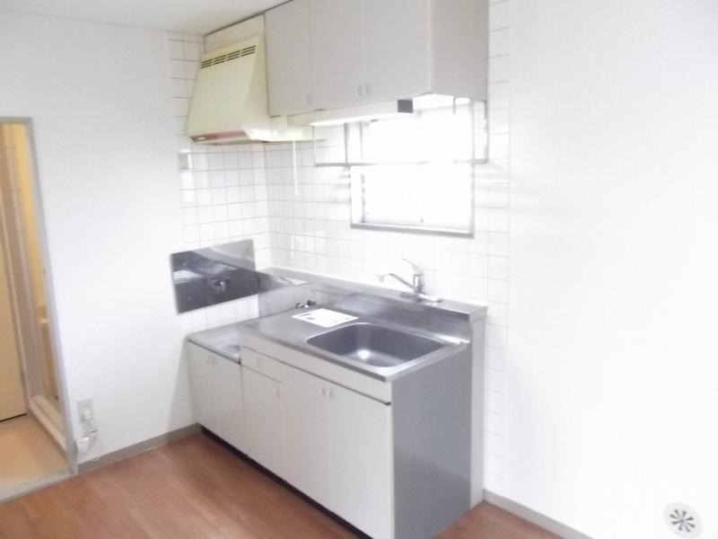 ��ʌ��k�����S�ɓޒ��w���Q���ڂ̃A�p�[�g�̃L�b�`��