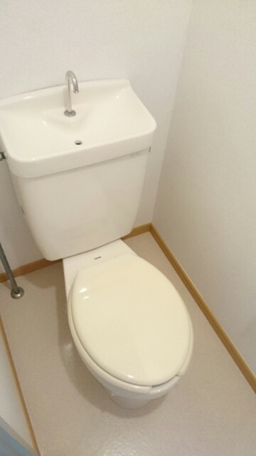 ��ʌ��k�����S�ɓޒ��w���Q���ڂ̃A�p�[�g�̃g�C��