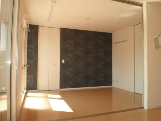 ��ʌ��������܎s�k��{�����Q���ڂ̃A�p�[�g�̋��ԁE���r���O