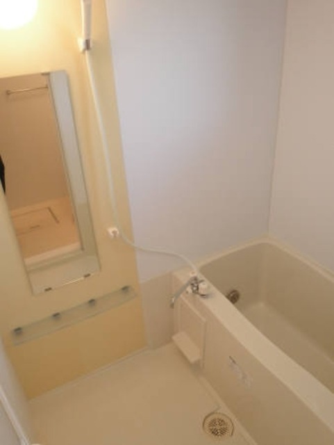 ��ʌ��������܎s�k��{�����Q���ڂ̃A�p�[�g�̃o�X