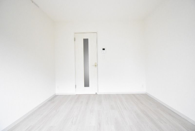 ��ʌ�����s�˒˓�Q���ڂ̃A�p�[�g�̋����E���r���O