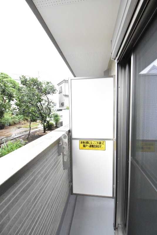 ��ʌ�����s�˒˓�Q���ڂ̃A�p�[�g�̃o���R�j�[