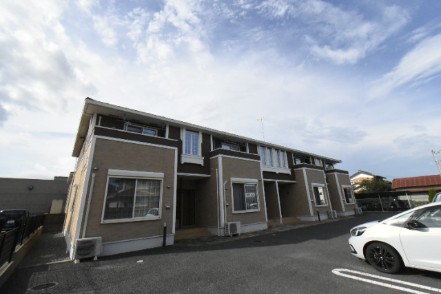 ��ʌ��k�����S�ɓޒ��厚�����̃A�p�[�g�̌����O��