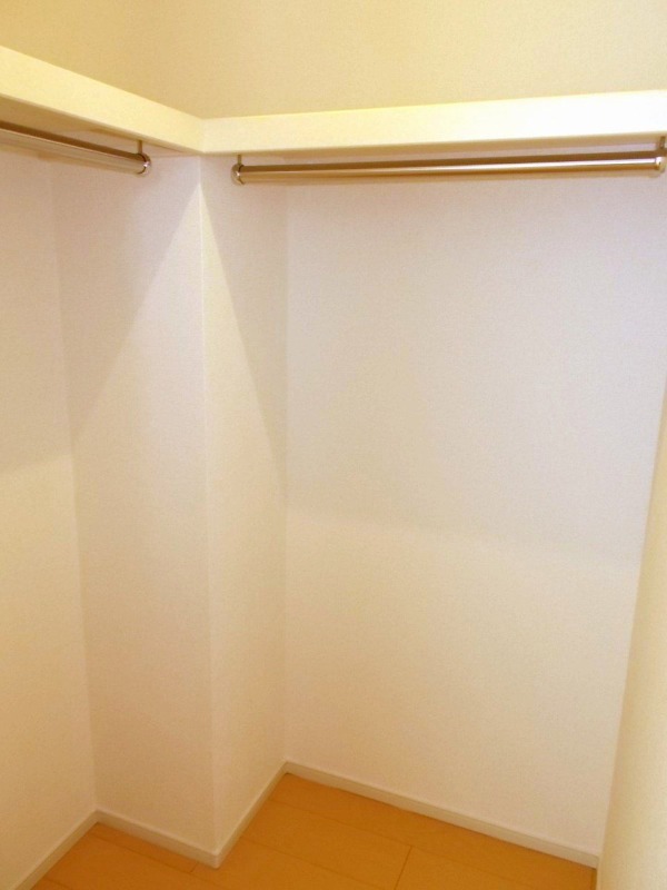 ��ʌ��k�����S�ɓޒ��厚�����̃A�p�[�g�̎��[