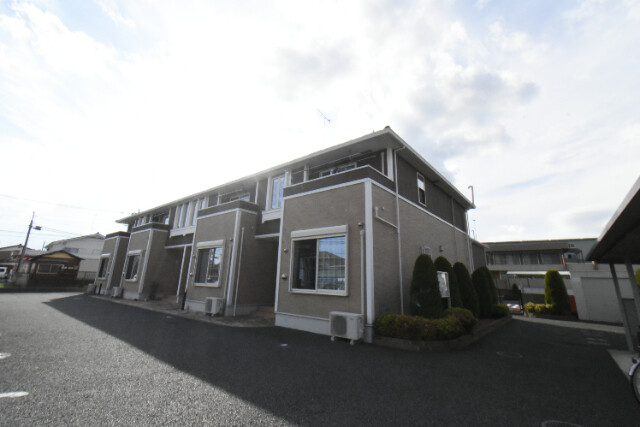 ��ʌ��k�����S�ɓޒ��厚�����̃A�p�[�g�̃G���g�����X