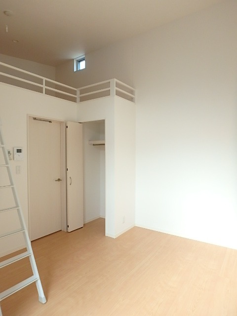 ��ʌ��������܎s��{��y�蒬�P���ڂ̃A�p�[�g�̋��ԁE���r���O