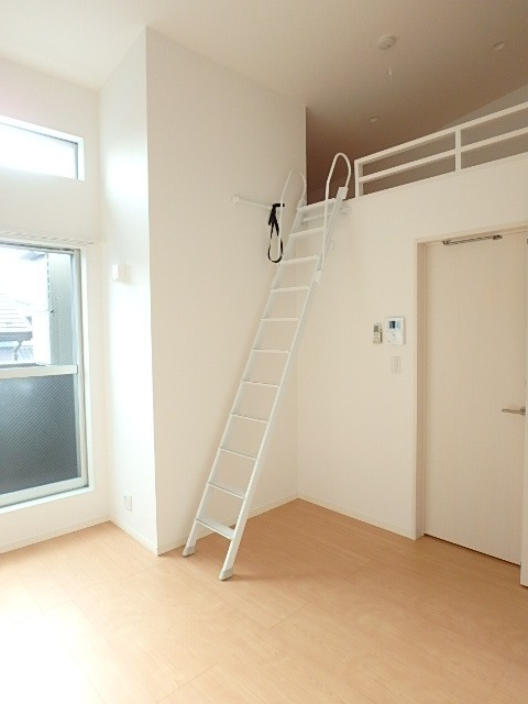 ��ʌ��������܎s��{��y�蒬�P���ڂ̃A�p�[�g�̂��̑������E�X�y�[�X