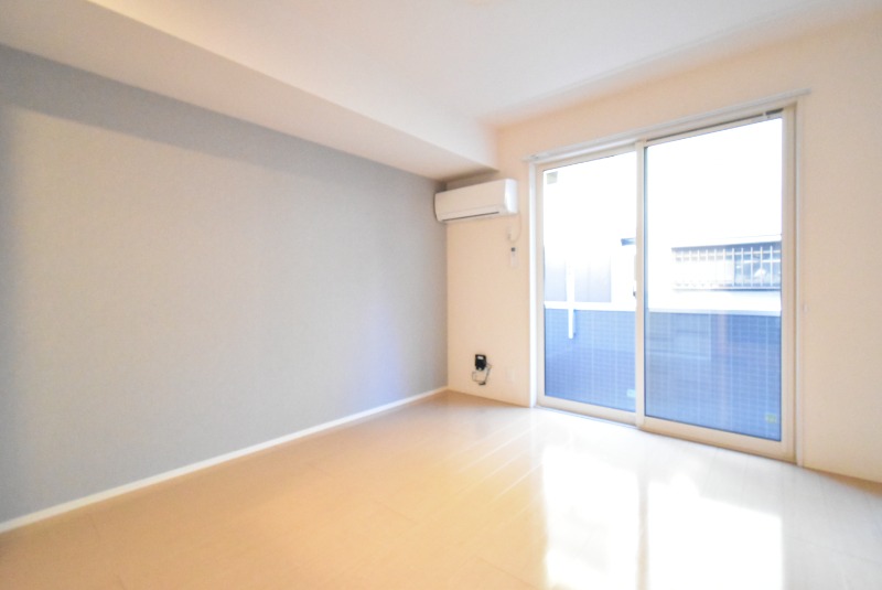 ��ʌ��z�J�s�o�˒��̃A�p�[�g�̂��̑�