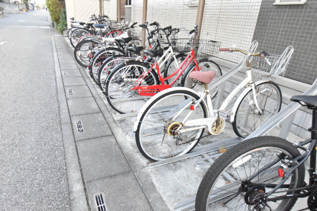 ��ʌ��z�J�s�o�˒��̃A�p�[�g�̂��̑�