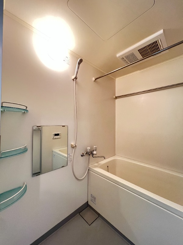 ��ʌ�����s�˒˂S���ڂ̃}���V�����̃o�X