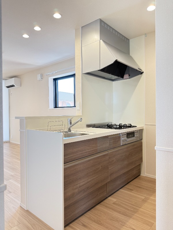 ��ʌ��z�J�s�ԎR�{���̃}���V�����̃L�b�`��