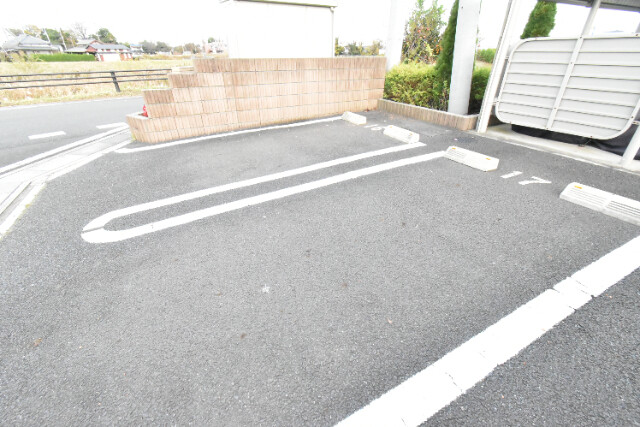 ��ʌ��������܎s�΋�����P���ڂ̃A�p�[�g�̒��ԏ�