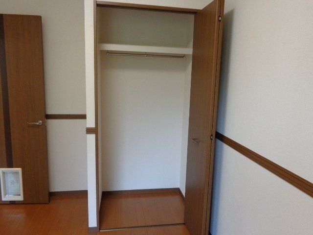 ��ʌ��������܎s�΋�厚�����̃A�p�[�g�̎��[