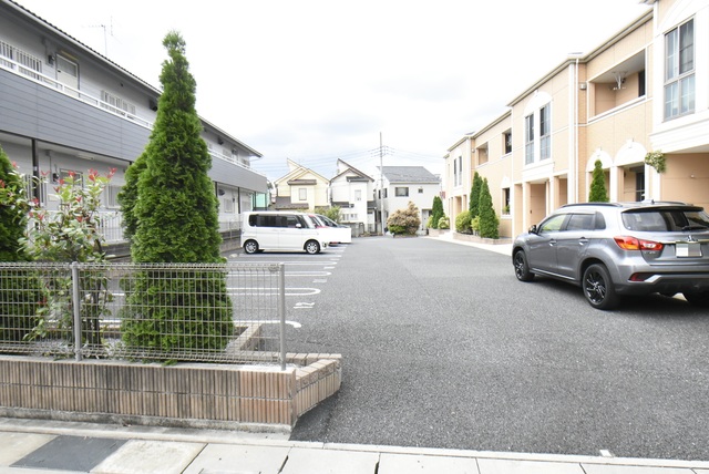 ��ʌ��������܎s�΋�厚�����̃A�p�[�g�̒��ԏ�