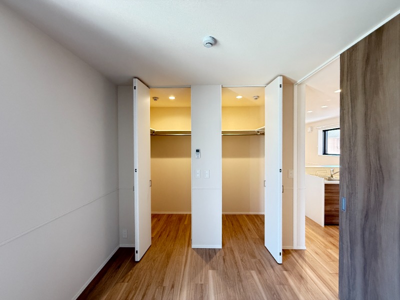 ��ʌ��z�J�s�ԎR�{���̃}���V�����̎��[