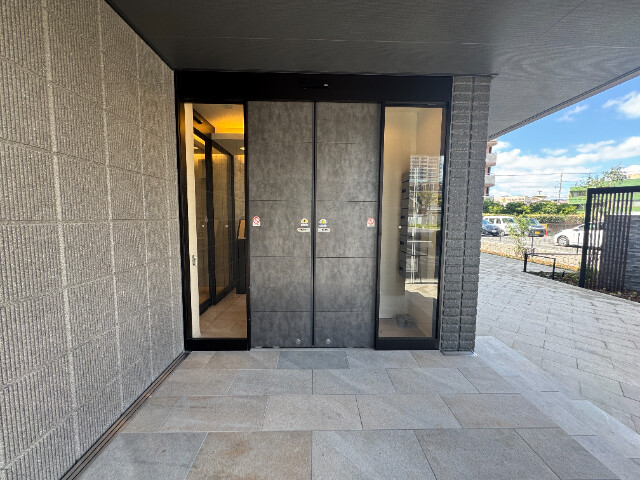 ��ʌ��z�J�s�ԎR�{���̃}���V�����̃G���g�����X