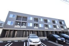 ��ʌ��������܎s�΋�厚����1355-3�̃A�p�[�g�̌����O��