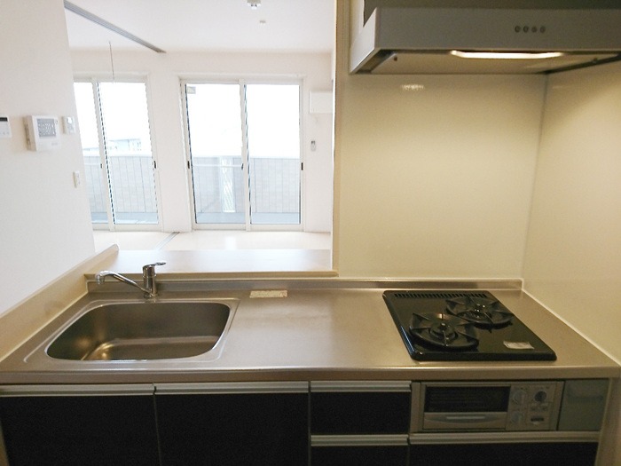 ��ʌ��z�J�s���C�N�^�E���P���ڂ̃A�p�[�g�̃L�b�`��