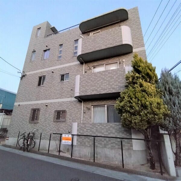 ��ʌ������s�����R���ڂ̃}���V�����̌����O��