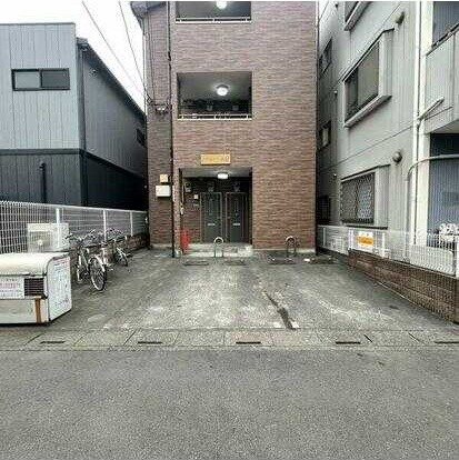 ��ʌ��������܎s�k��{�����R���ڂ̃}���V�����̒��ԏ�