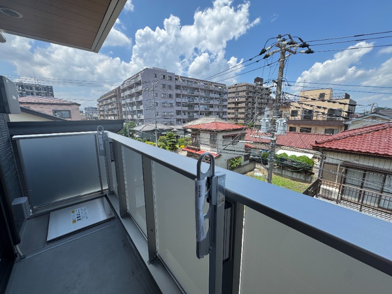 ��ʌ�����s�݉ƒ��̃A�p�[�g�̃o���R�j�[