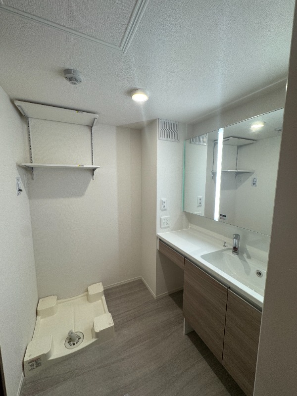 ��ʌ�����s�݉ƒ��̃A�p�[�g�̐��ʏ�