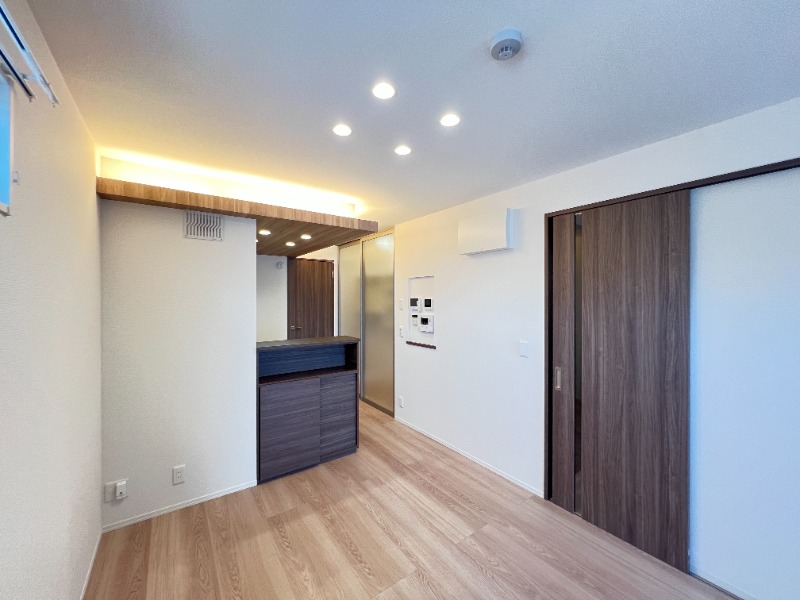 ��ʌ�����s�݉ƒ��̃A�p�[�g�̋��ԁE���r���O