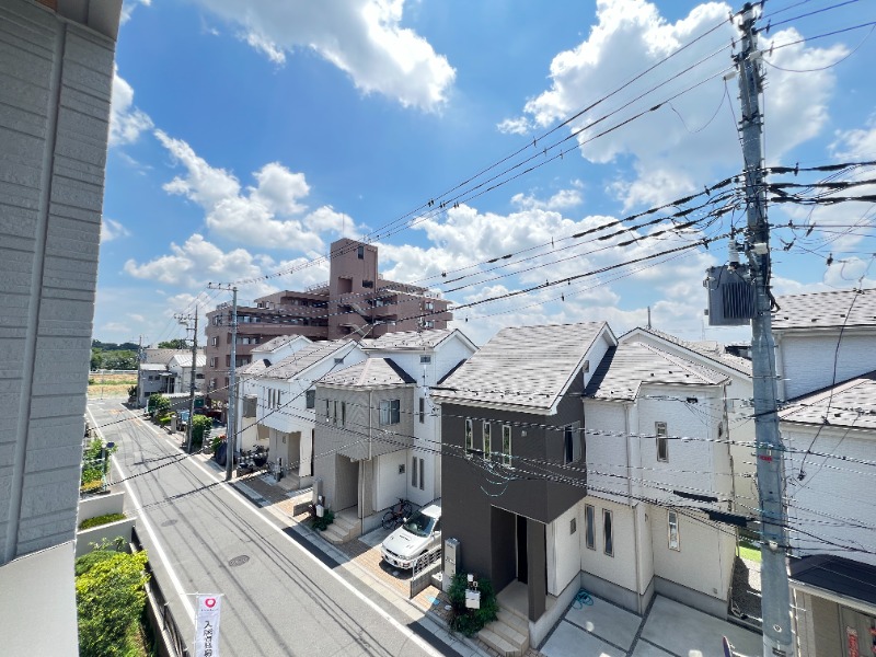 ��ʌ�����s�݉ƒ��̃A�p�[�g�̃o���R�j�[