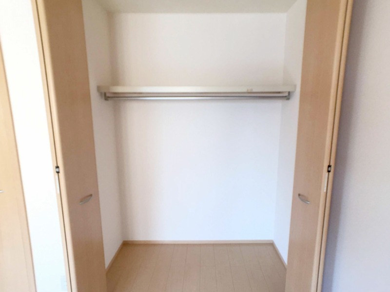 ��ʌ������s�V�P���̃A�p�[�g�̎��[