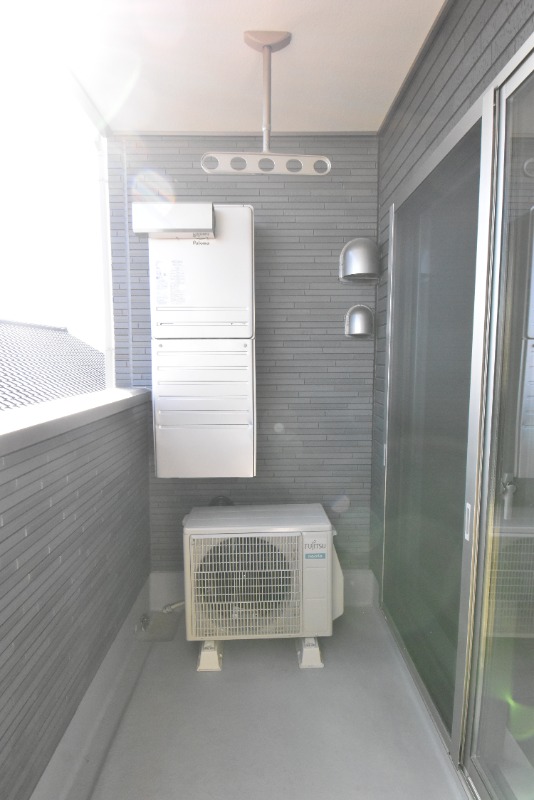 ��ʌ��������܎s�������a�c���P���ڂ̃A�p�[�g�̃o���R�j�[