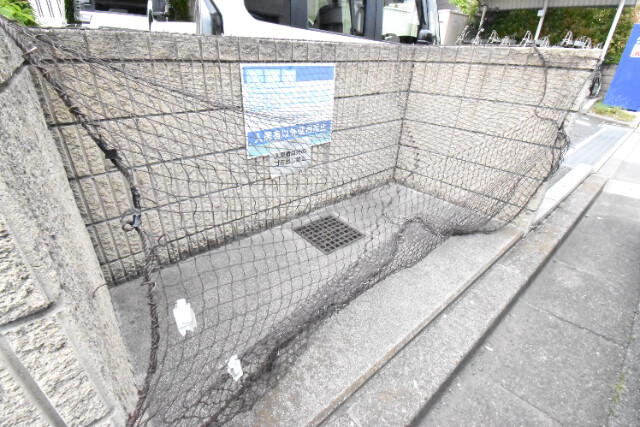 ��ʌ�����s����R���ڂ̃A�p�[�g�̂��̑�