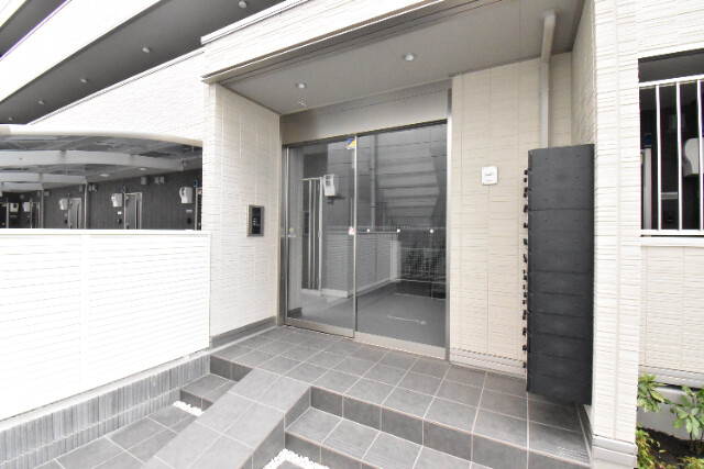 ��ʌ��������܎s�΋�����R���ڂ̃A�p�[�g�̃G���g�����X