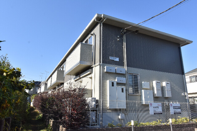 ��ʌ��������܎s�΋�厚�O��1082-1�̃A�p�[�g�̌����O��