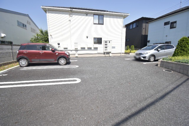 ��ʌ��������܎s�����攪���q�P���ڂ̃A�p�[�g�̒��ԏ�